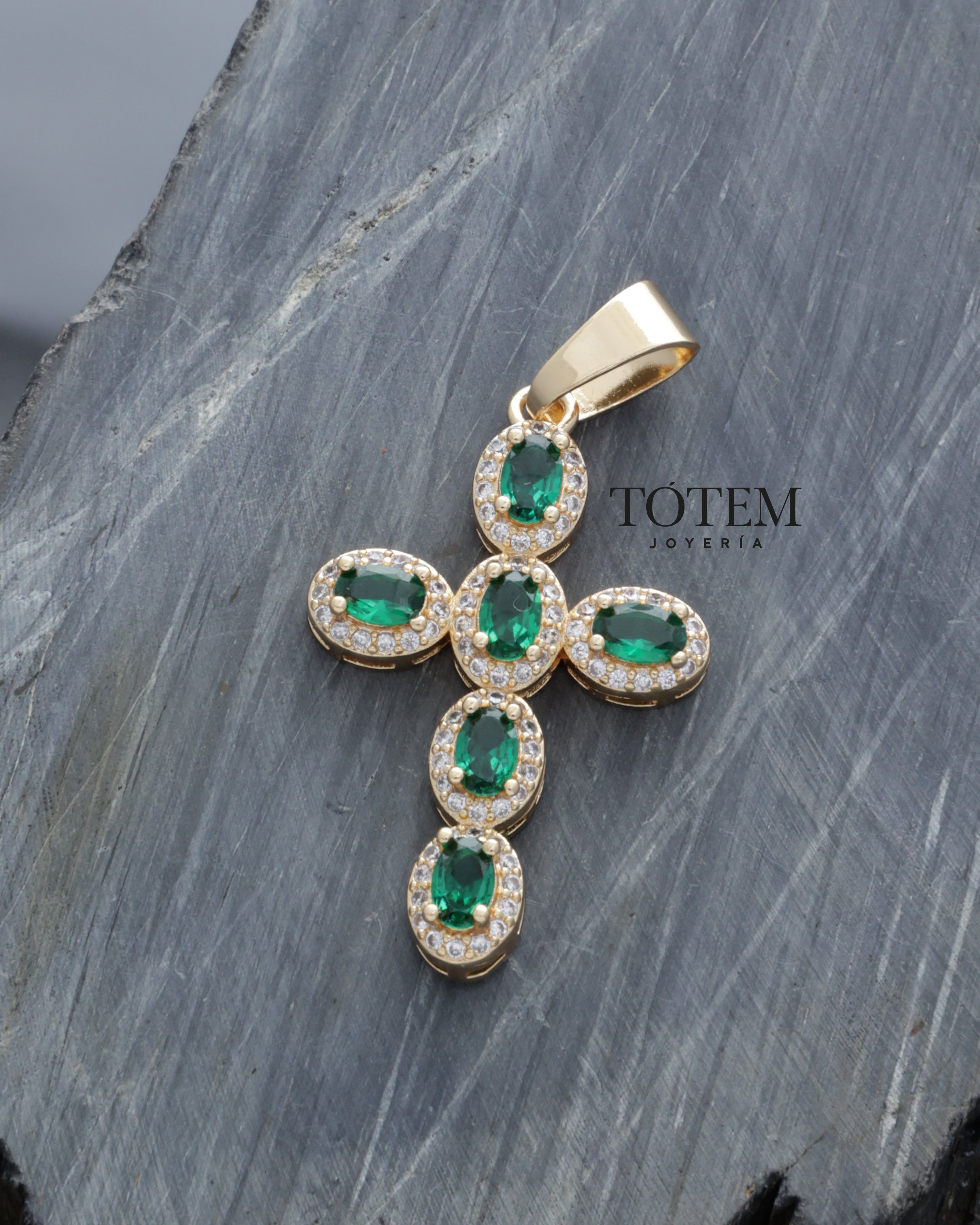 Dije Cruz verde Dinam Oval