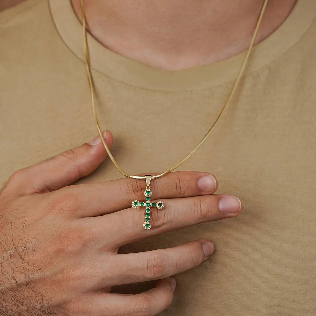Dije Cruz Emerald Love