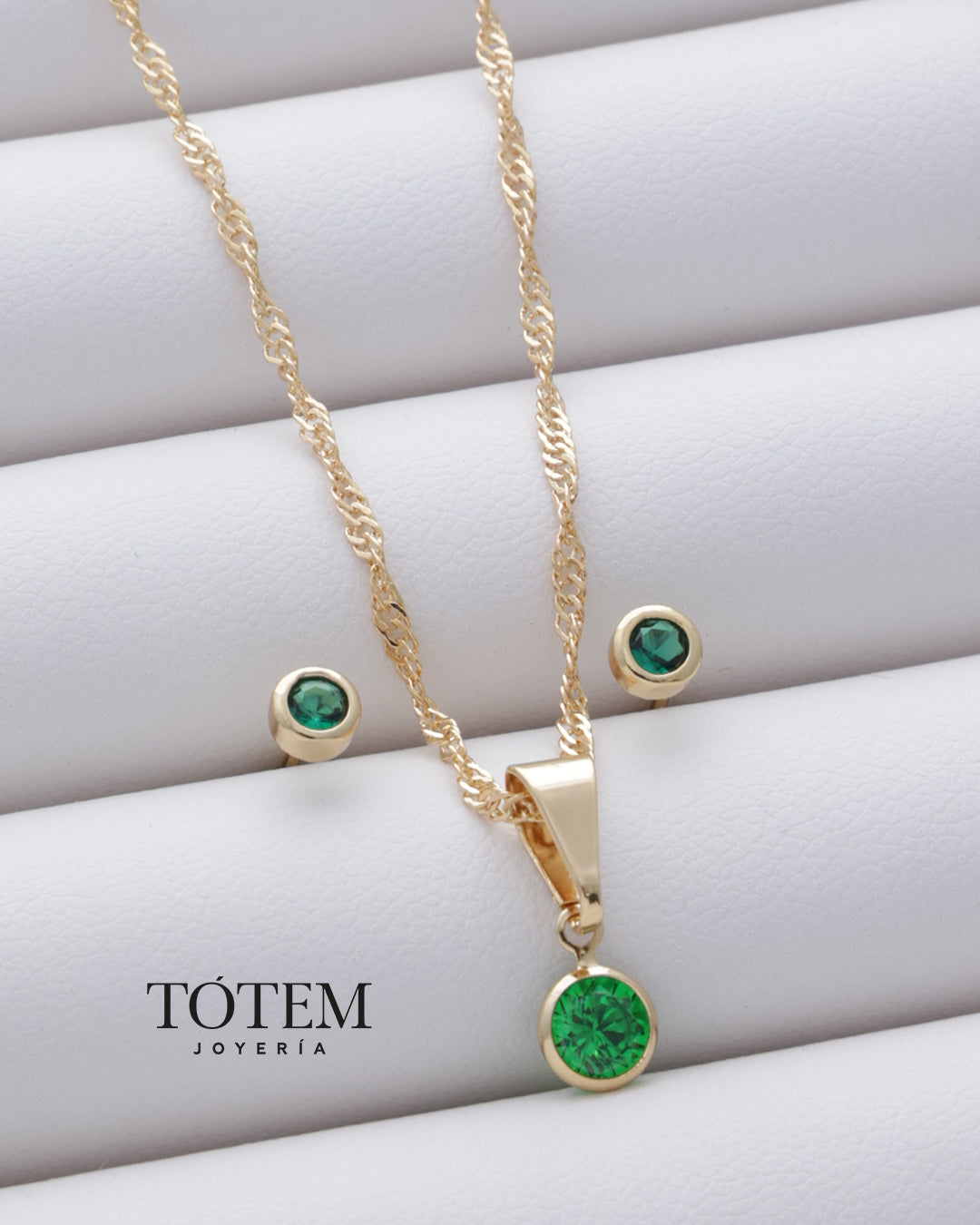 Combo Esmerald cadena 45cm + dije + aretes