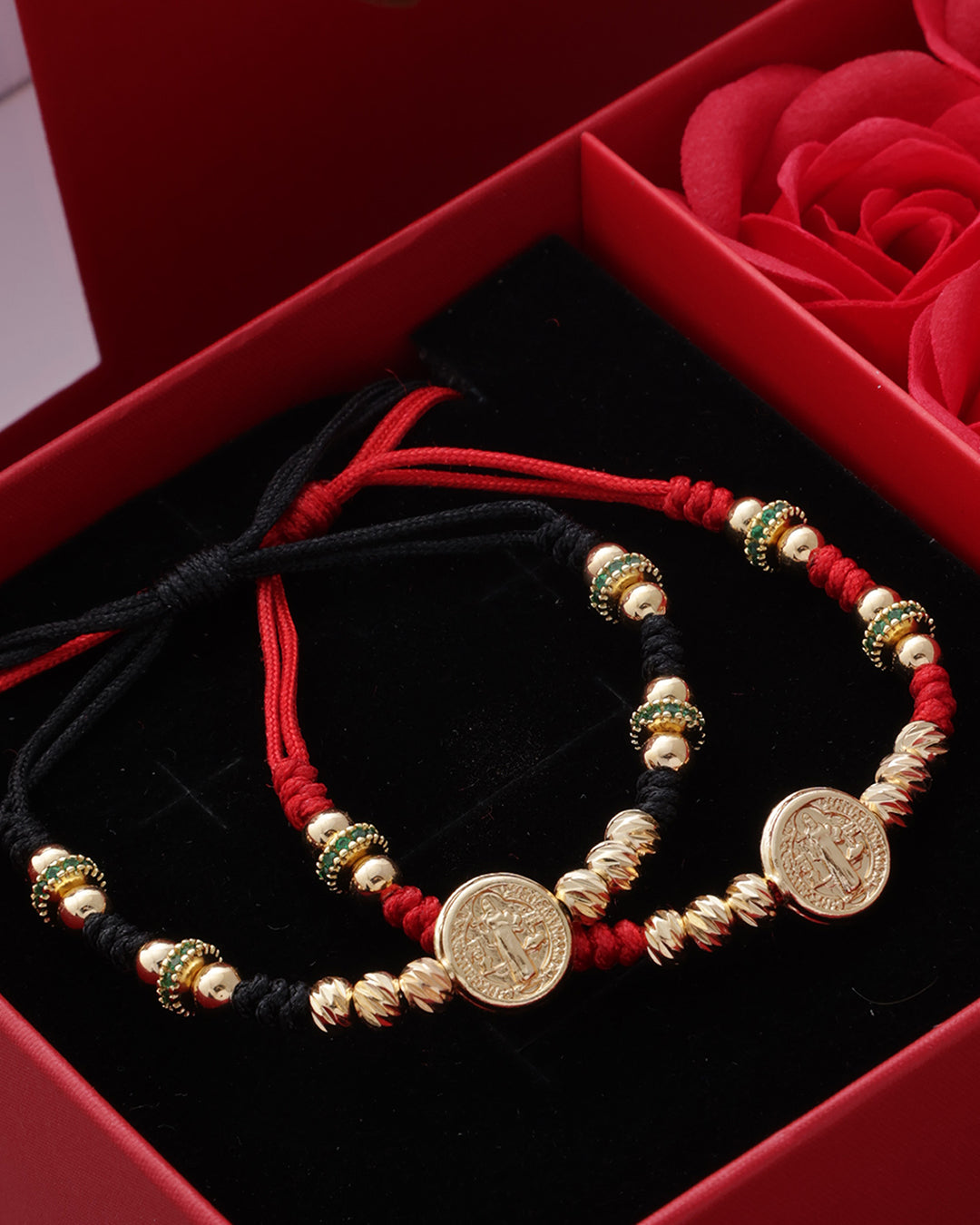 2 Manillas San Benito 4mm liso y diamantado + Empaque de Rosas