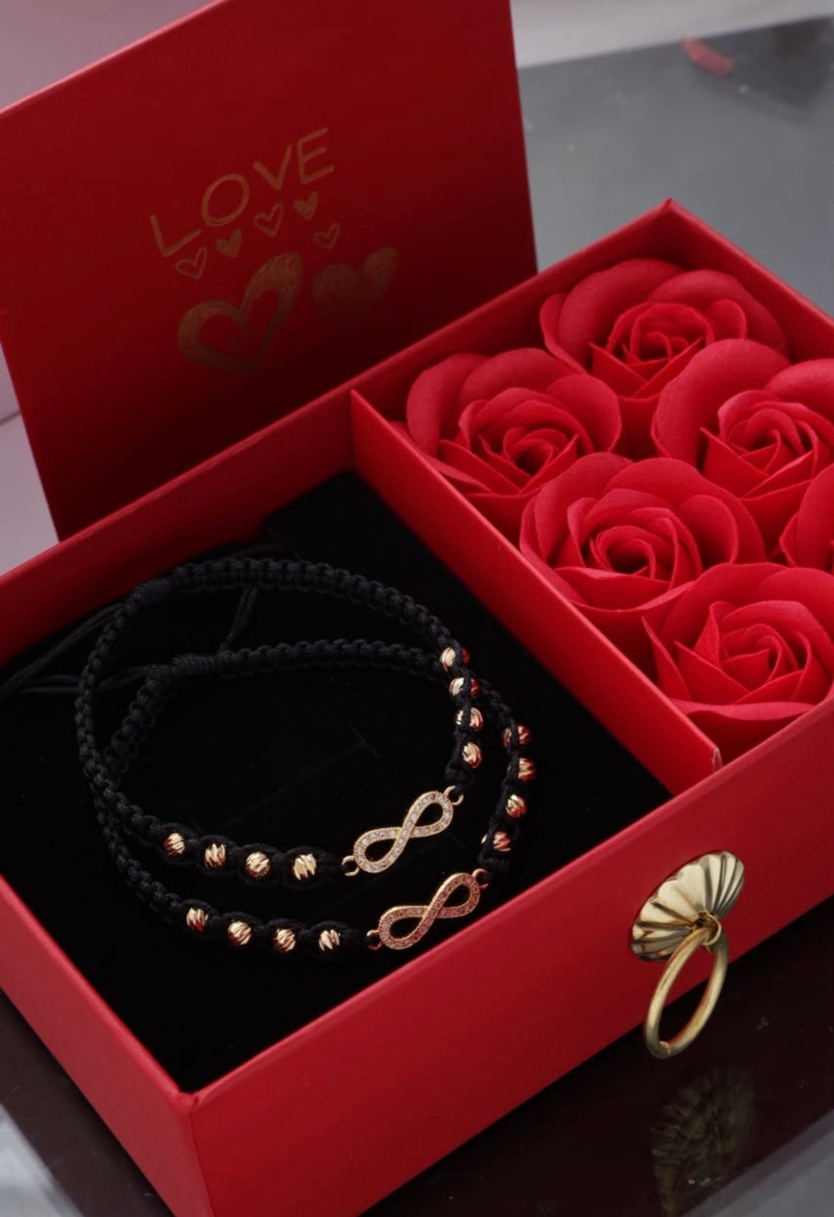 2 Manillas infinito diamantada 4mm + Empaque de Rosas