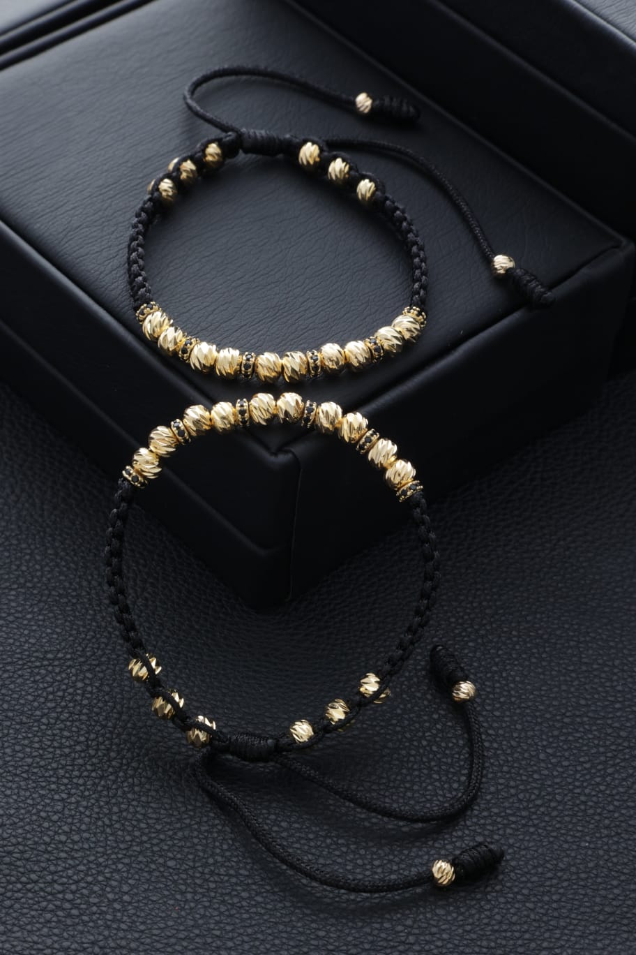Manilla Cross diamantada 5mm con circonias negras