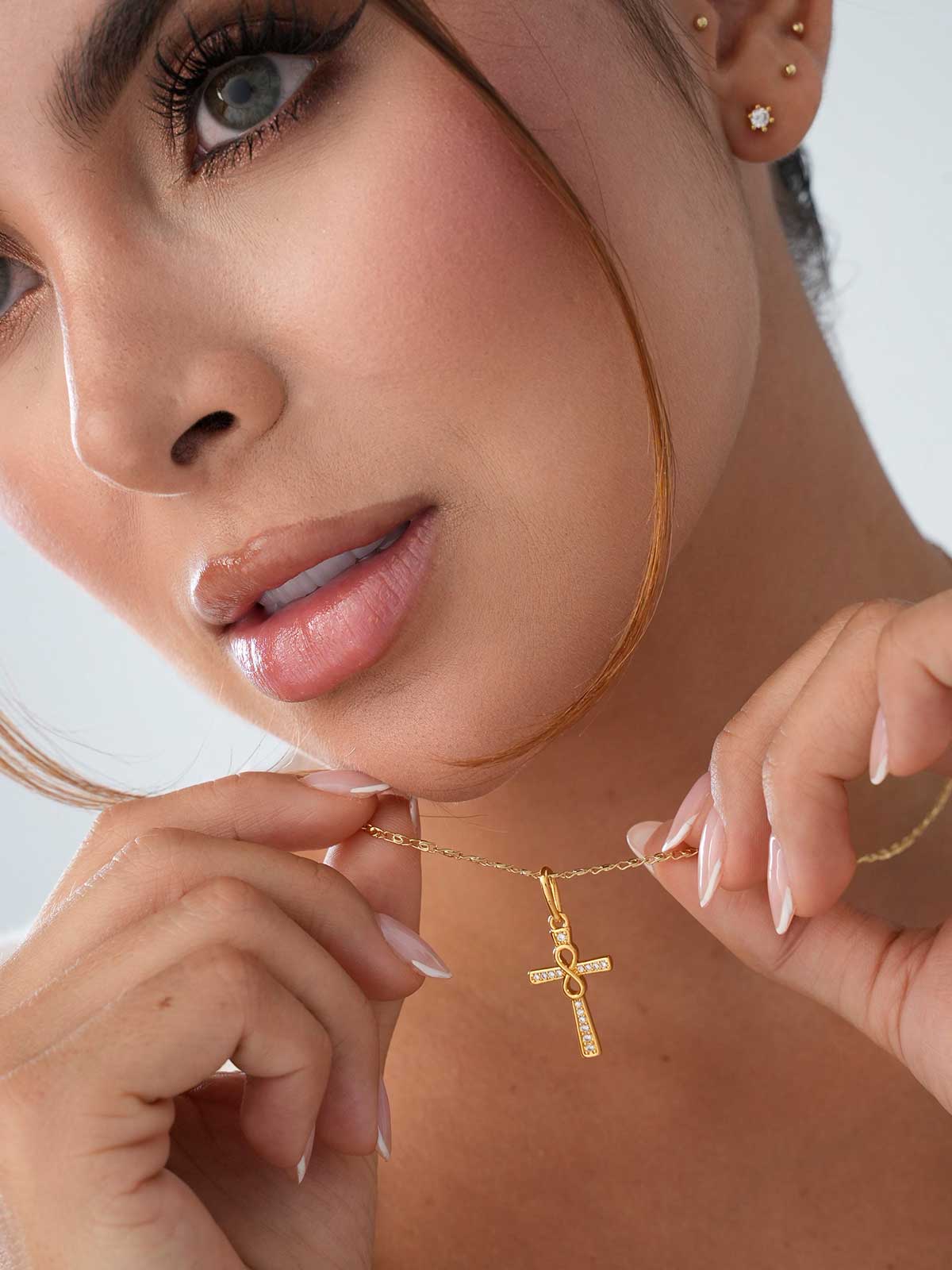 Dije Cruz Infinity