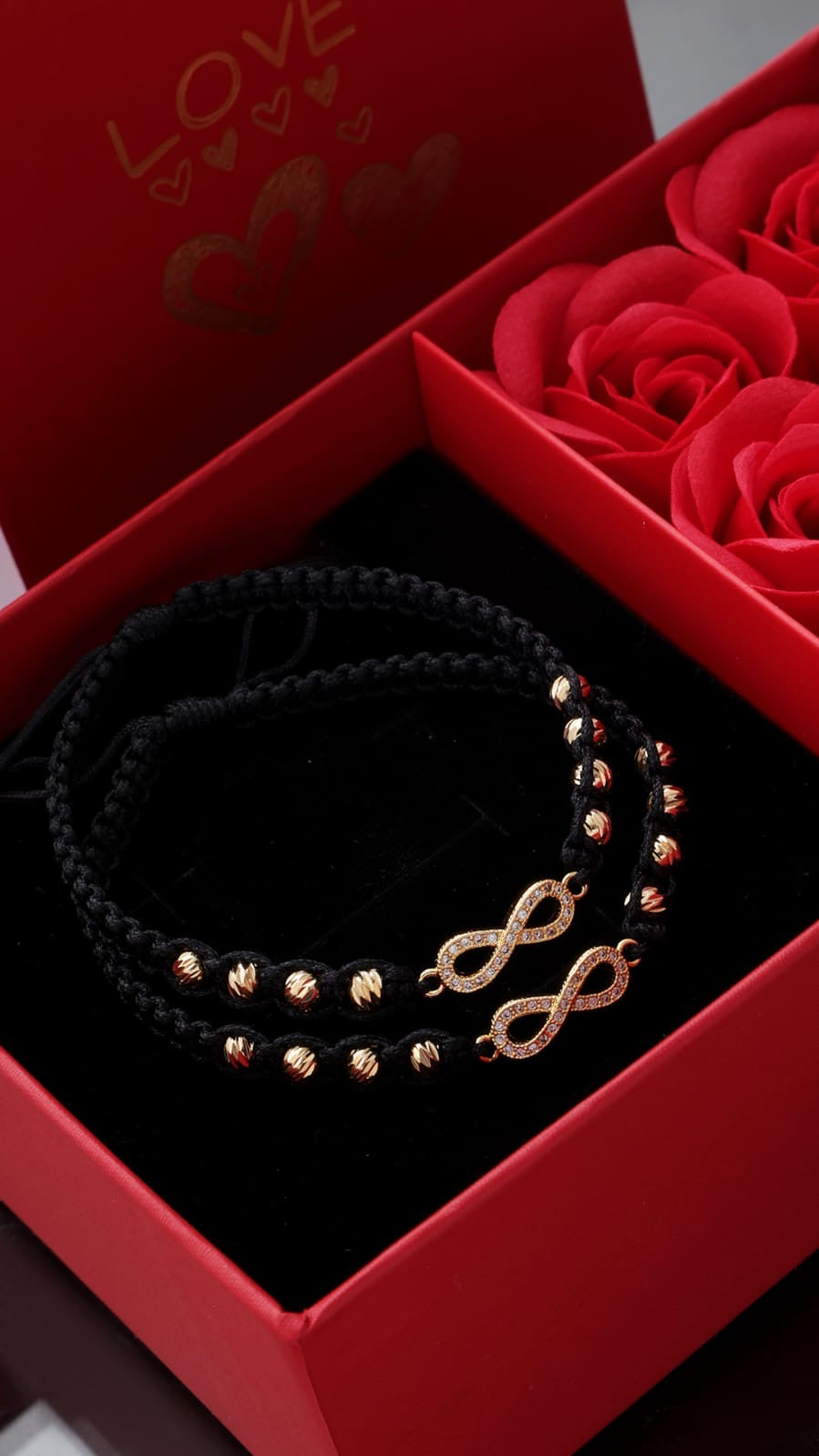 2 Manillas infinito diamantada 4mm + Empaque de Rosas