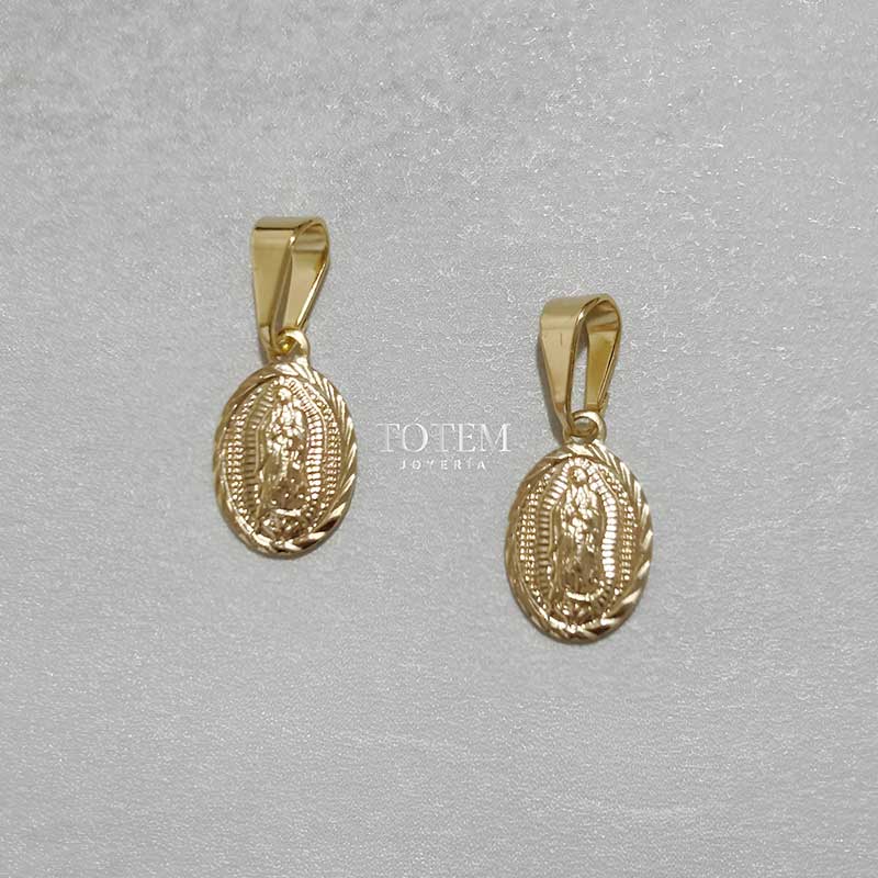 Dije Guadalupe Borde diamantado 10*7mm